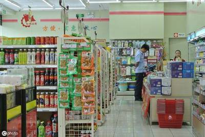 繳學(xué)費(fèi)繳燃?xì)赓M(fèi)！紅旗連鎖靠這些增值服務(wù)年收63億 日用百貨銷售